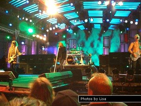 14 Pics by Lisa/Def Leppard UK.